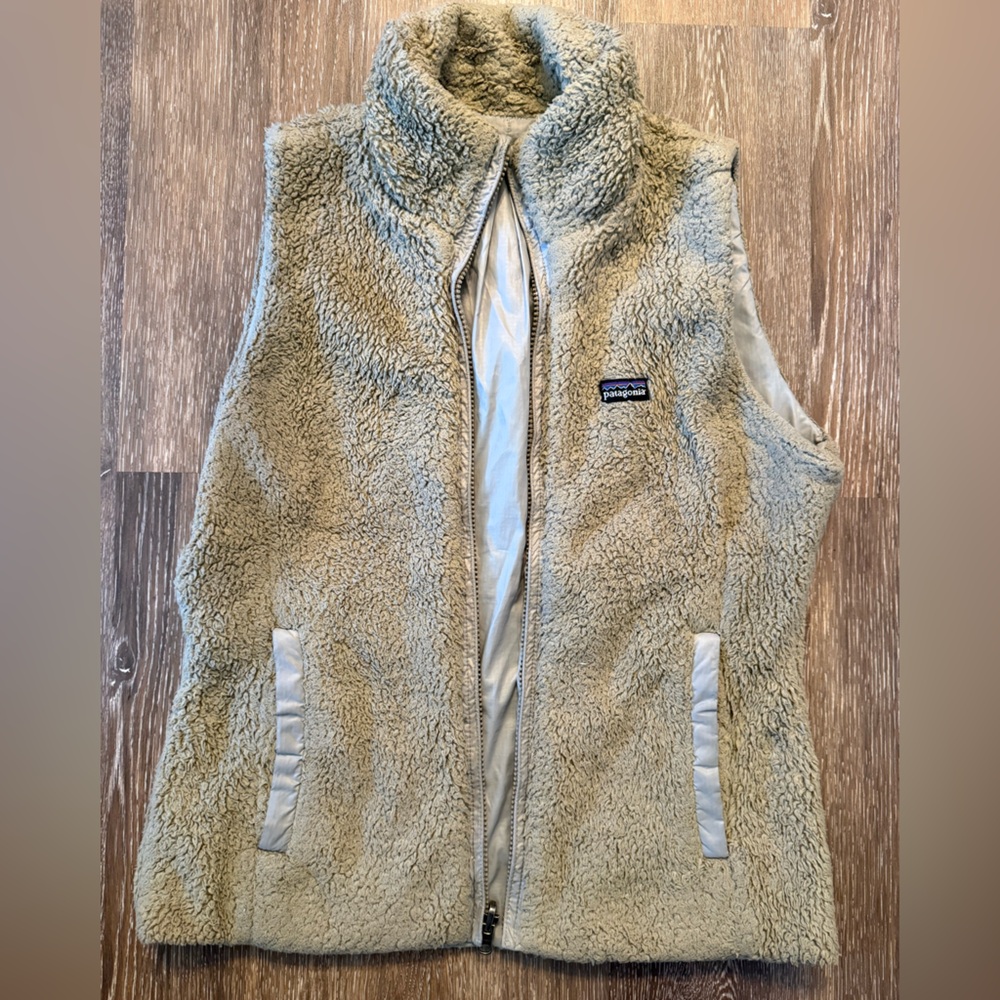 Patagonia Sherpa Fleece Vest in Tan